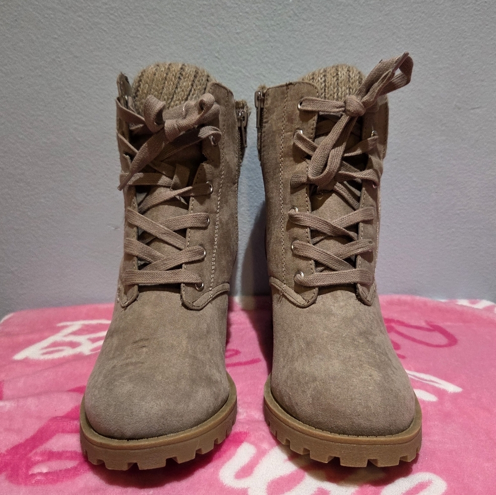 Sun N Stone Women's Mushroom Micro Lace Up Heeled Boot, Size 9.5M - Picture 2 of 9